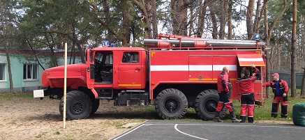 Проверка готовности к летнему пожароопасному периоду добровольной пожарной команды на базе детского центра 